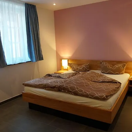 - Ristorante La Grotta Privatunterkunft *