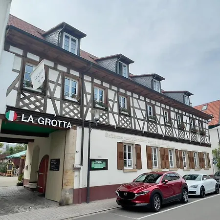 Privatunterkunft - Ristorante La Grotta *