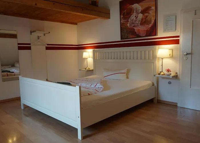 - Ristorante La Grotta