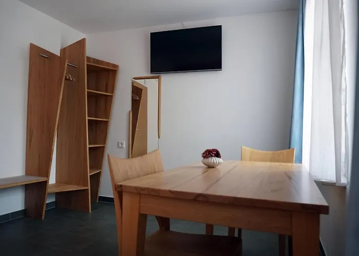 - Ristorante La Grotta * שפייר