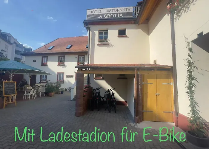 - Ristorante La Grotta בית אירוח *
