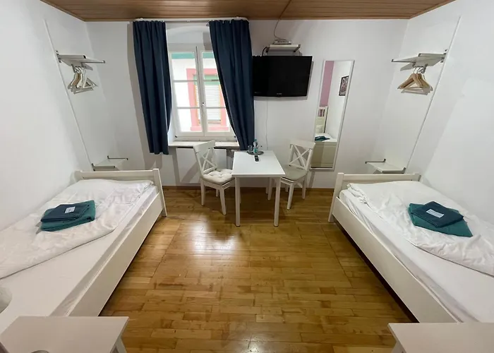 - Ristorante La Grotta *