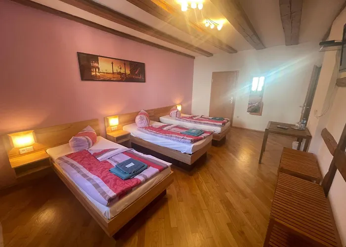 - Ristorante La Grotta